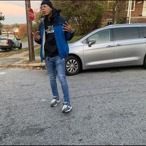 Meet your Posher, Omari